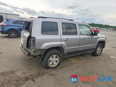 Trzecie zdjęcie samochodu z tyłu: 2016 JEEP PATRIOT SPORT VIN:1C4NJRBB8GD594748 - miniatura