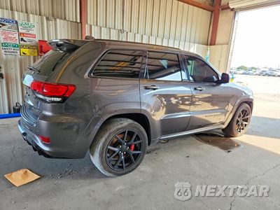 Trzecie zdjęcie samochodu z tyłu: 2018 JEEP GRAND CHEROKEE TRACKHAWK VIN:1C4RJFN97JC403858 - miniatura