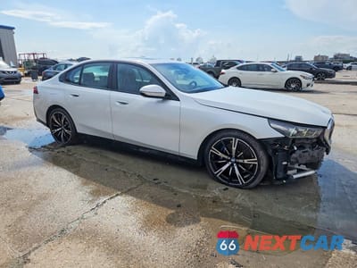 Czwarte zdjęcie samochodu z boku: 2025 BMW 530 I VIN:WBA43FJ06SCT40813 - miniatura