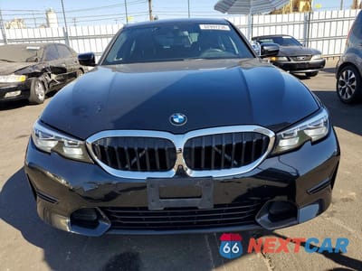 Piąte zdjęcie samochodu w środku: 2019 BMW 330I VIN:WBA5R1C54KFH13332 - miniatura