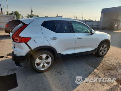 Trzecie zdjęcie samochodu z tyłu: 2021 VOLVO XC40 T5 MOMENTUM VIN:YV4162UK8M2507262 - miniatura