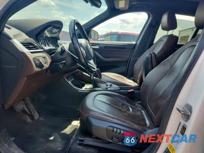 Zdjęcie 7 z 12 samochodu: 2016 BMW X1 XDRIVE28I VIN:WBXHT3C36G5E53463 - miniatura