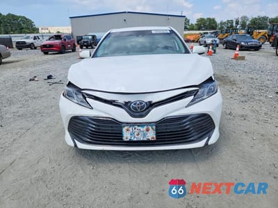 Piąte zdjęcie samochodu w środku: 2020 TOYOTA CAMRY LE VIN:4T1C11AK4LU944702 - miniatura