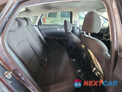 Zdjęcie 10 z 12 samochodu: 2021 KIA FORTE LXS VIN:3KPF24AD1ME325010 - miniatura