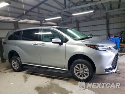 Czwarte zdjęcie samochodu z boku: 2024 TOYOTA SIENNA LE 8-PASSENGER VIN:5TDKRKEC5RS216918 - miniatura