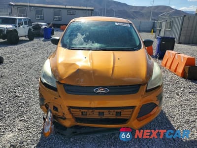 Piąte zdjęcie samochodu w środku: 2016 FORD ESCAPE S VIN:1FMCU0F78GUA11882 - miniatura