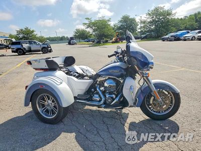 2015 HARLEY-DAVIDSON FLHTCUTG TRI GLIDE ULTRA 1HD1MAL12FB851392 - główne zdjęcie licytacji z USA - miniatura