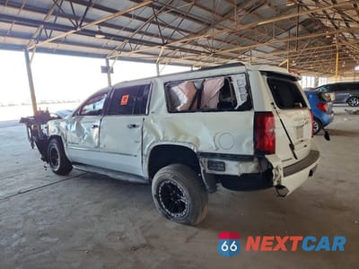 Drugie zdjęcie samochodu z przodu: 2017 CHEVROLET SUBURBAN C1500 LT VIN:1GNSCHKC3HR224030 - miniatura