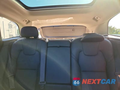 Zdjęcie 10 z 13 samochodu: 2025 VOLVO XC60 PLUS VIN:YV4M12RC7S1088465 - miniatura