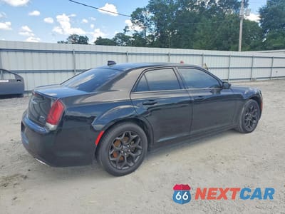 Trzecie zdjęcie samochodu z tyłu: 2019 CHRYSLER 300 S VIN:2C3CCAGG0KH586134 - miniatura