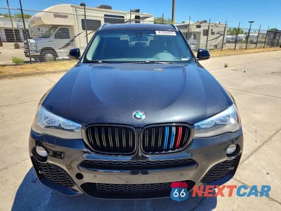 Piąte zdjęcie samochodu w środku: 2017 BMW X3 SDRIVE28I VIN:5UXWZ7C30H0V89219 - miniatura
