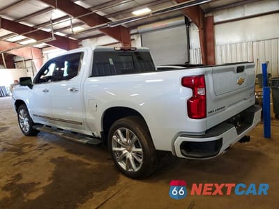 Drugie zdjęcie samochodu z przodu: 2026 CHEVROLET SILVERADO K1500 HIGH COUNTRY VIN:1GCUKJEL9TZ175576 - miniatura
