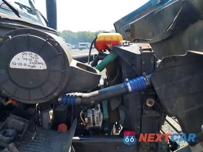 Zdjęcie 10 z 12 samochodu: 2002 VOLVO VHD VIN:4V5K99UF32N310912 - miniatura