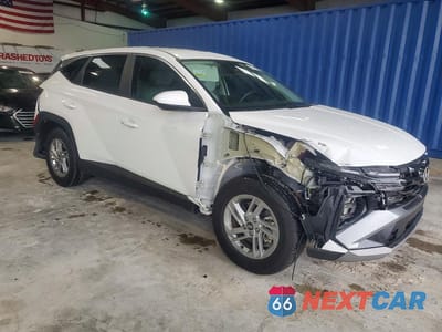 Czwarte zdjęcie samochodu z boku: 2026 HYUNDAI TUCSON SE VIN:5NMJA3DE6TH679270 - miniatura