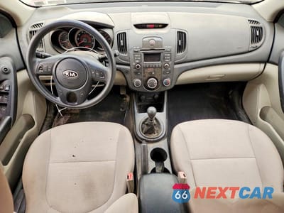 Zdjęcie 8 z 13 samochodu: 2010 KIA FORTE EX VIN:KNAFU4A25A5096084 - miniatura
