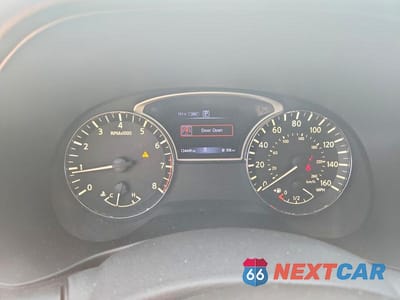 Zdjęcie 9 z 13 samochodu: 2018 NISSAN PATHFINDER SV VIN:5N1DR2MM4JC633127 - miniatura