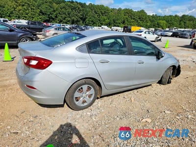 Trzecie zdjęcie samochodu z tyłu: 2018 CHEVROLET CRUZE LS VIN:1G1BC5SM8J7222283 - miniatura