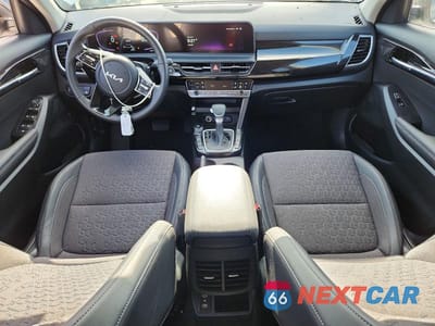 Zdjęcie 8 z 13 samochodu: 2026 KIA SELTOS S VIN:KNDEUCAA1T7915857 - miniatura
