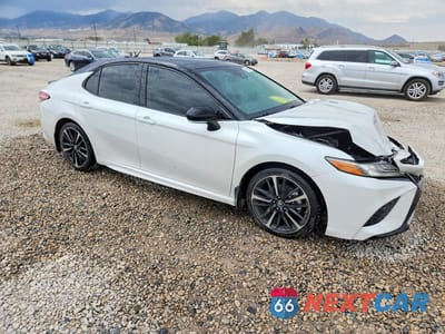 Czwarte zdjęcie samochodu z boku: 2019 TOYOTA CAMRY XSE VIN:4T1B61HK6KU259375 - miniatura