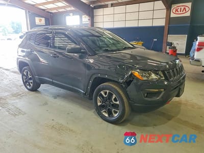 Czwarte zdjęcie samochodu z boku: 2017 JEEP COMPASS TRAILHAWK VIN:3C4NJDDB0HT630721 - miniatura