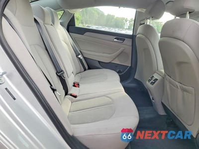 Zdjęcie 10 z 12 samochodu: 2019 HYUNDAI SONATA SEL VIN:5NPE34AF3KH801986 - miniatura