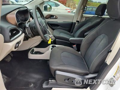 Zdjęcie 7 z 14 samochodu: 2023 CHRYSLER VOYAGER LX VIN:2C4RC1CGXPR548679 - miniatura