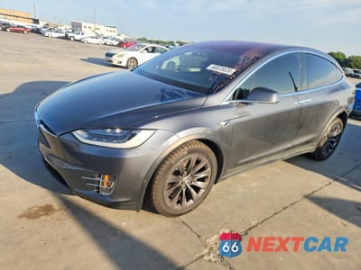2018 TESLA MODEL X 5YJXCAE25JF117775 - główne zdjęcie licytacji z USA - miniatura