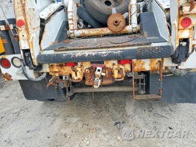 Zdjęcie 13 z 13 samochodu: 2009 GMC C8500 UTILITY / SERVICE TRUCK VIN:1GDP8C1B09F411039 - miniatura