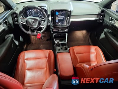 Zdjęcie 8 z 13 samochodu: 2019 VOLVO XC40 T5 MOMENTUM VIN:YV4162UK2K2127783 - miniatura