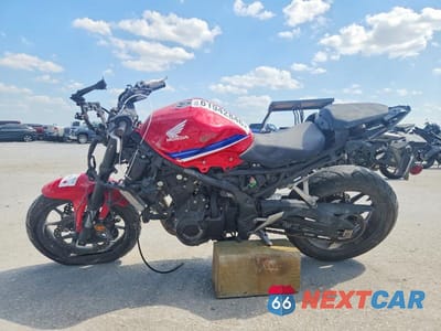 Trzecie zdjęcie samochodu z tyłu: 2025 HONDA CBR500 RA VIN:MLHPC7051S5101609 - miniatura