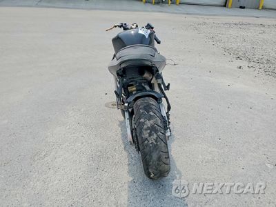 Czwarte zdjęcie samochodu z boku: 2005 HONDA CBR600 RR VIN:JH2PC37025M209471 - miniatura