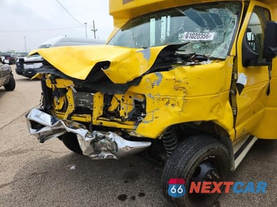Zdjęcie 9 z 10 samochodu: 2017 FORD ECONOLINE E450 SUPER DUTY CUTAWAY VAN VIN:1FDXE4FS1HDC07562 - miniatura