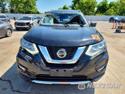 Piąte zdjęcie samochodu w środku: 2019 NISSAN ROGUE S VIN:5N1AT2MV3KC789710 - miniatura