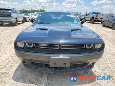 Piąte zdjęcie samochodu w środku: 2023 DODGE CHALLENGER SXT VIN:2C3CDZAGXPH553573 - miniatura