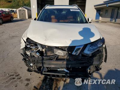 Piąte zdjęcie samochodu w środku: 2017 NISSAN ROGUE SL VIN:5N1AT2MV4HC859501 - miniatura