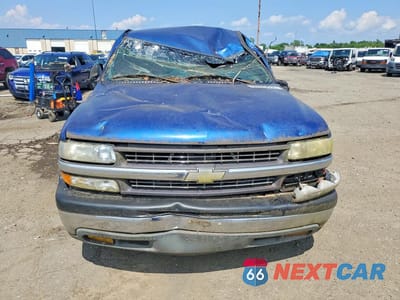 Piąte zdjęcie samochodu w środku: 2002 CHEVROLET SILVERADO C1500 VIN:2GCEC19T021388113 - miniatura