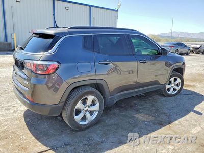 Trzecie zdjęcie samochodu z tyłu: 2018 JEEP COMPASS LATITUDE VIN:3C4NJDBB6JT117241 - miniatura