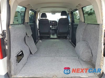 Zdjęcie 10 z 13 samochodu: 2016 MERCEDES-BENZ METRIS VIN:WD4PG2EE3G3113255 - miniatura