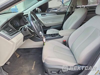 Zdjęcie 7 z 12 samochodu: 2019 HYUNDAI SONATA SEL VIN:5NPE34AF5KH816912 - miniatura