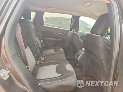 Zdjęcie 11 z 13 samochodu: 2014 JEEP CHEROKEE LATITUDE VIN:1C4PJMCS8EW255743 - miniatura
