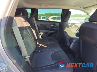 Zdjęcie 11 z 13 samochodu: 2019 JEEP CHEROKEE LATITUDE VIN:1C4PJMCX7KD337739 - miniatura