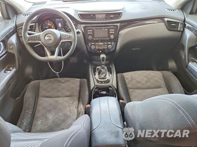 Zdjęcie 8 z 13 samochodu: 2017 NISSAN ROGUE SPORT SV VIN:JN1BJ1CP7HW021699 - miniatura
