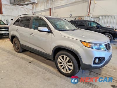 Czwarte zdjęcie samochodu z boku: 2011 KIA SORENTO EX VIN:5XYKUDA28BG061193 - miniatura
