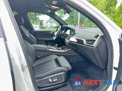 Piąte zdjęcie samochodu w środku: 2019 BMW X5 XDRIVE40I VIN:5UXCR6C55KLL61916 - miniatura
