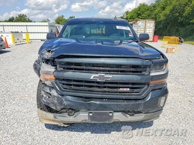 Piąte zdjęcie samochodu w środku: 2018 CHEVROLET SILVERADO K1500 LT VIN:3GCUKREC1JG432063 - miniatura