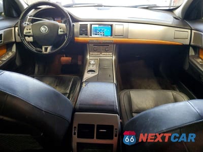 Zdjęcie 8 z 12 samochodu: 2010 JAGUAR XF LUXURY VIN:SAJWA0FA6AHR59060 - miniatura