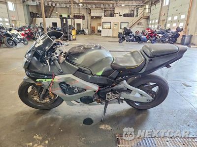 Trzecie zdjęcie samochodu z tyłu: 2001 HONDA CBR900 RR VIN:JH2SC44031M101570 - miniatura