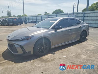 2025 TOYOTA CAMRY SE 4T1DAACK5SU556779 - główne zdjęcie licytacji z USA - miniatura