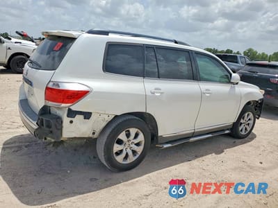 Trzecie zdjęcie samochodu z tyłu: 2012 TOYOTA HIGHLANDER SE VIN:5TDZK3EH2CS069310 - miniatura