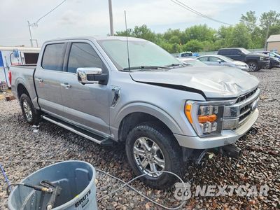 Czwarte zdjęcie samochodu z boku: 2022 FORD F150 SUPERCREW VIN:1FTFW1E52NKD93076 - miniatura